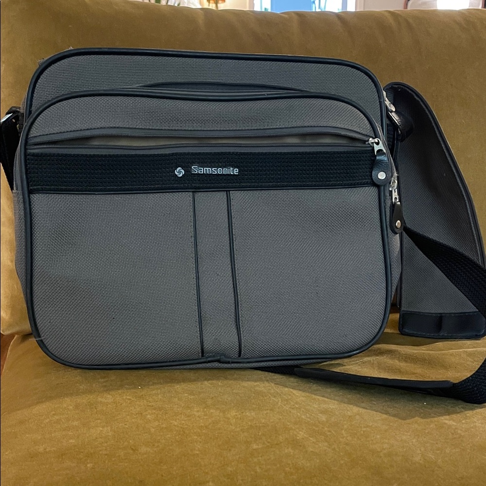 Vintage Samsonite Silohouette 4 Black and Gray Men's Messenger Bag